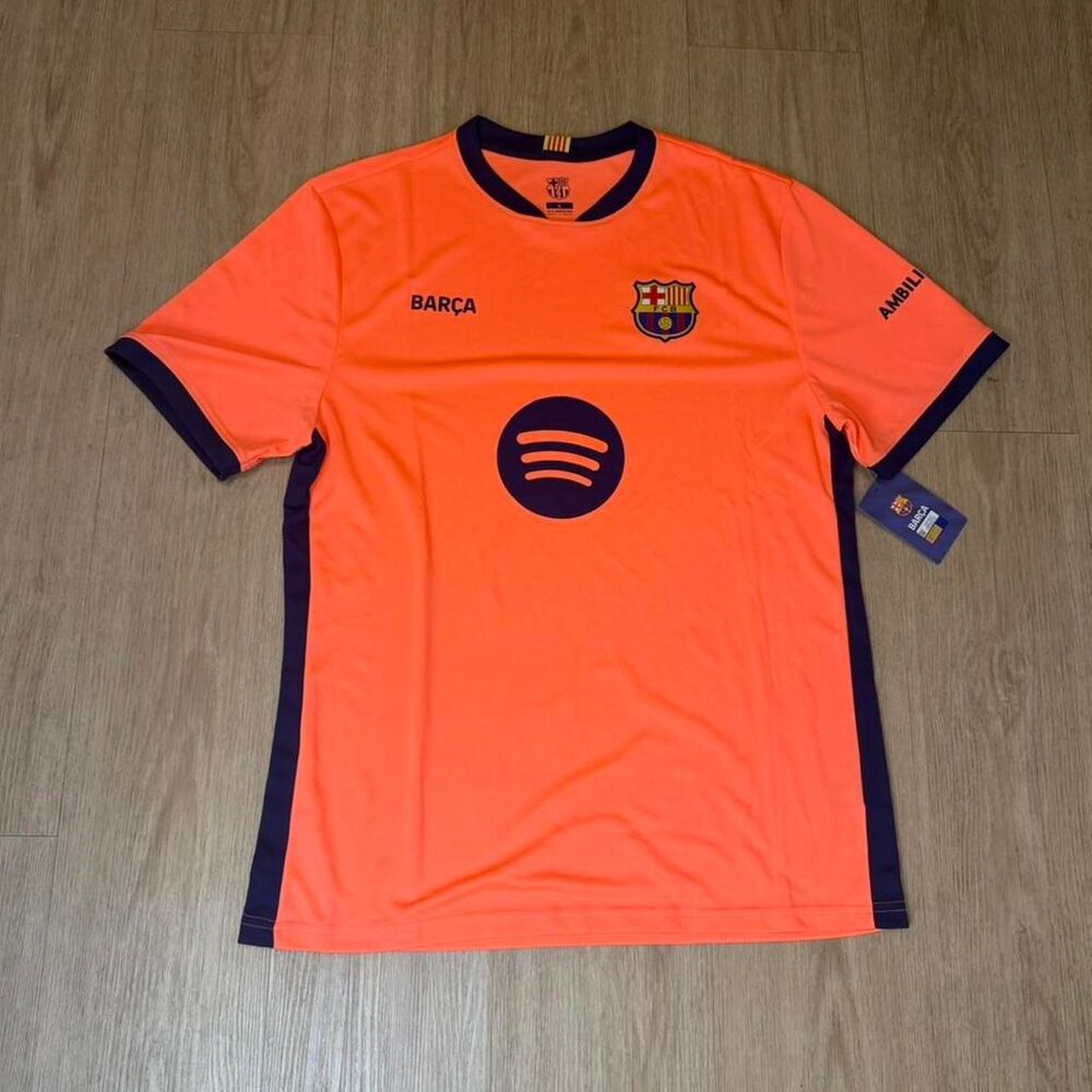 Nike Men's Orange T-shirt